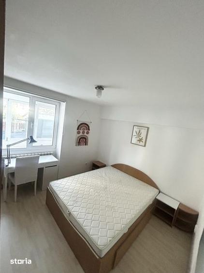 Apartament cu 3 camere decomandat în Tei