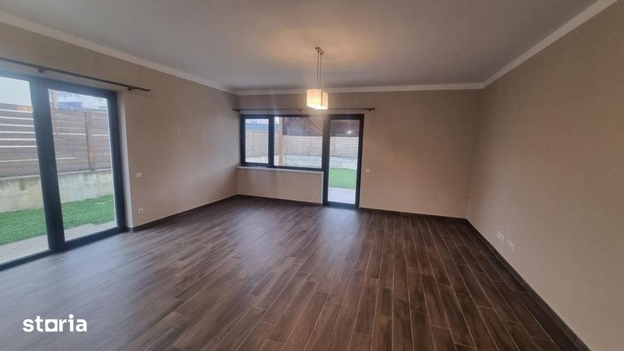 Casă cu 4 camere cu Teren 445 Mp în Central