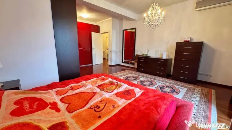 Apartament cu 3 camere decomandat în Nordului