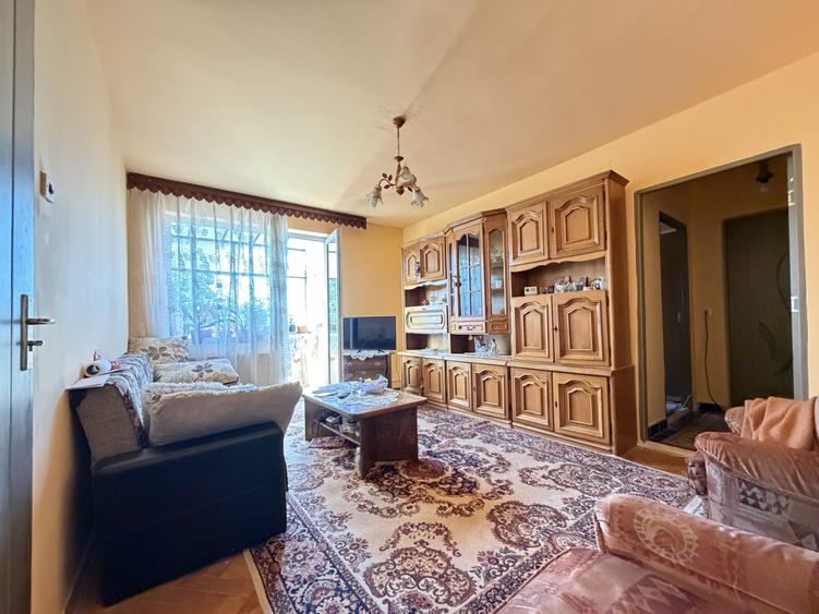 Apartament cu 2 camere semidecomandat, mobilat în Bălcescu
