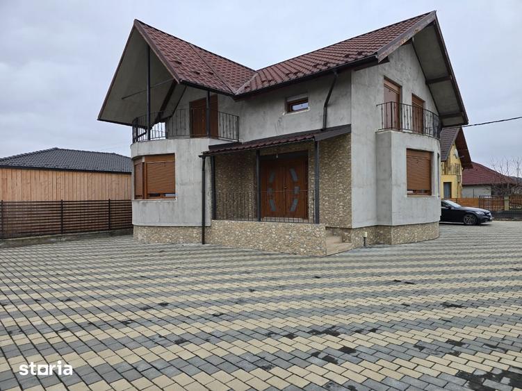 Casă cu 4 camere cu Teren 500 Mp în Unirea