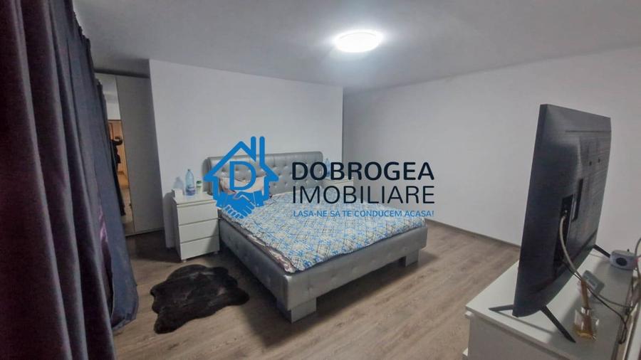 Apartament cu 4 camere decomandat, mobilat în Central