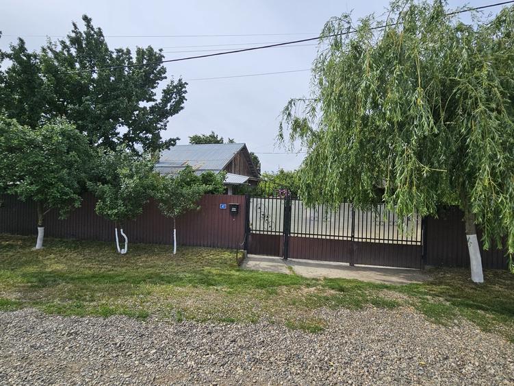 Casă cu 2 camere cu Teren 950 Mp în Exterior Vest