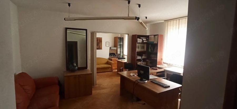 Apartament cu 5 camere semidecomandat în Ultracentral