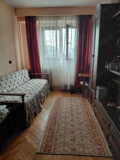 Apartament cu 3 camere decomandat în Micro 21