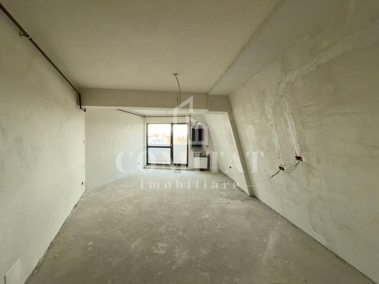 Apartament cu 4 camere semidecomandat în Zorilor