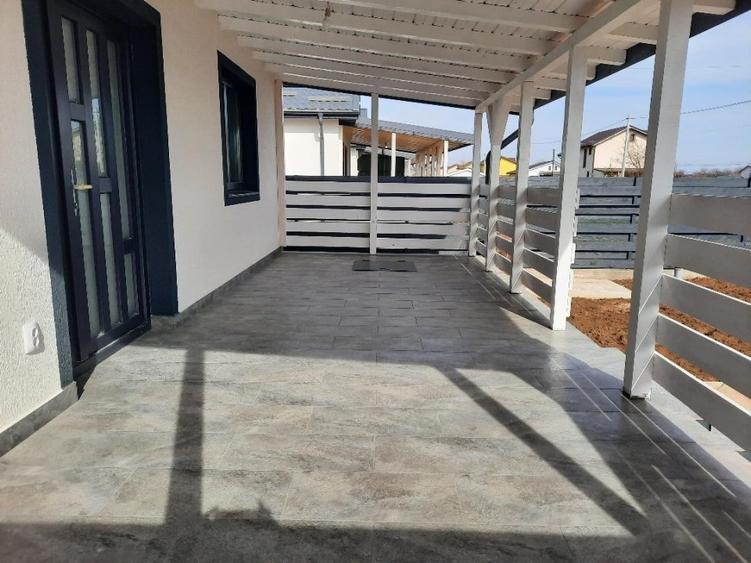 Casă individuală cu 3 camere cu Teren 450 Mp în Joița