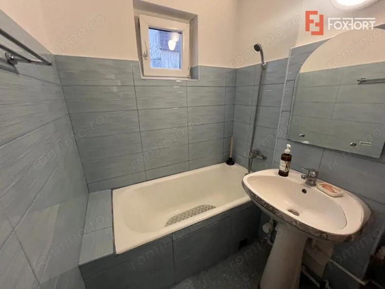 Apartament cu 4 camere semidecomandat, mobilat în Girocului