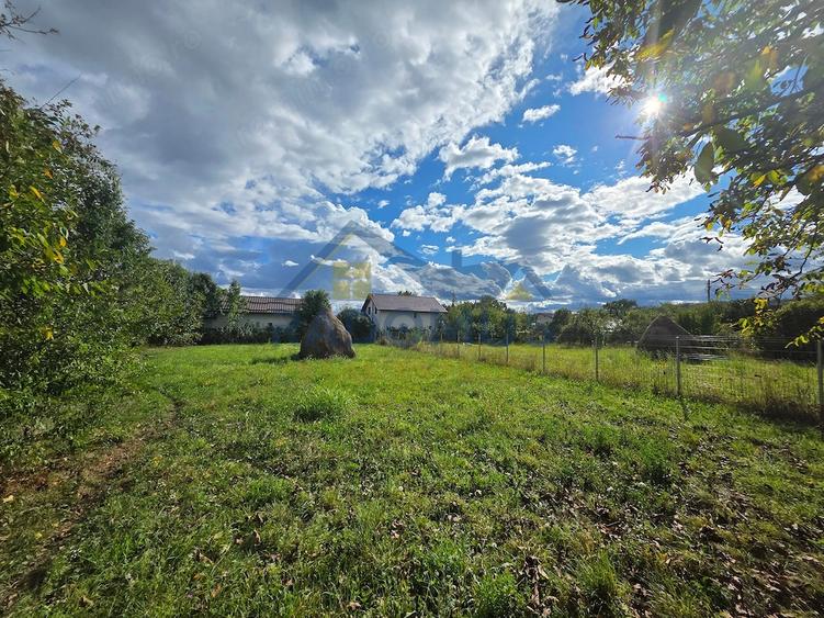 Casă cu Teren 1212 Mp în Brebu