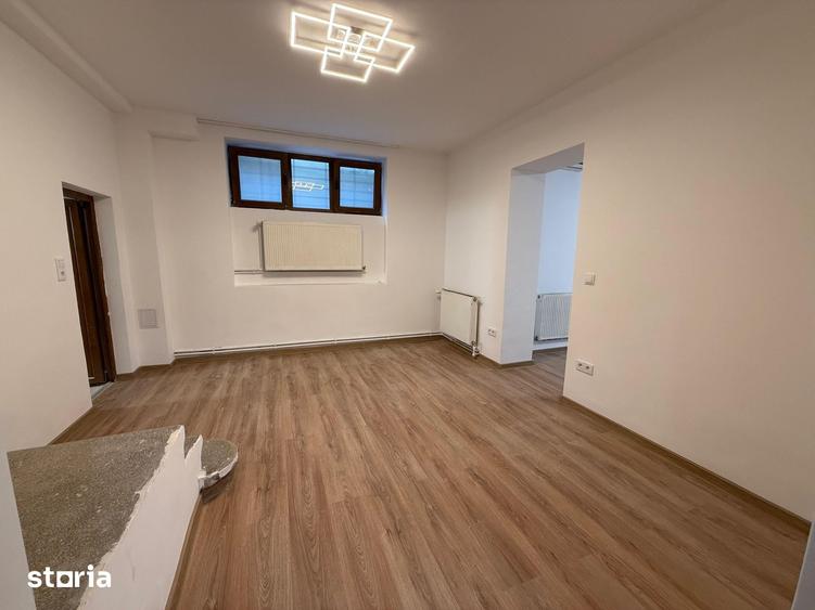 Apartament cu 3 camere în Rosetti