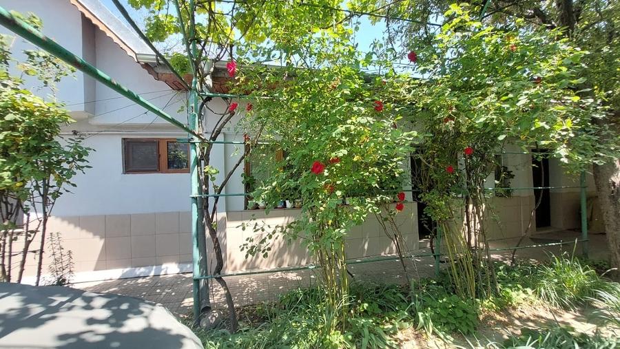 Casă cu 4 camere cu Teren 434 Mp în Cățelu
