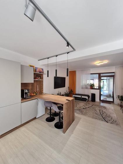 Duplex cu 3 camere cu Piscina în Chișoda
