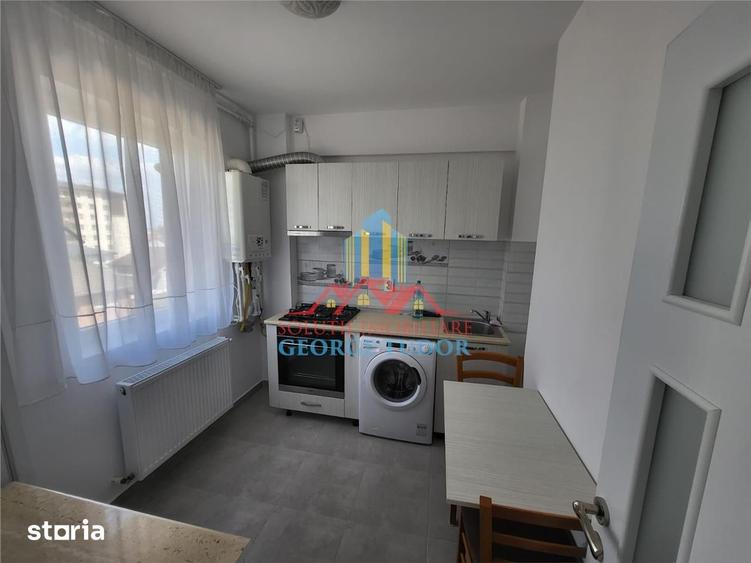 Garsonieră decomandată în Roșu