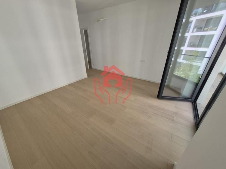 Apartament cu 4 camere decomandat în Băneasa