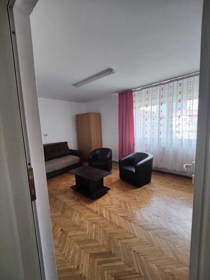 Inchiriez apartament 2 camere decomandat, ultracentral Sibiu - 2