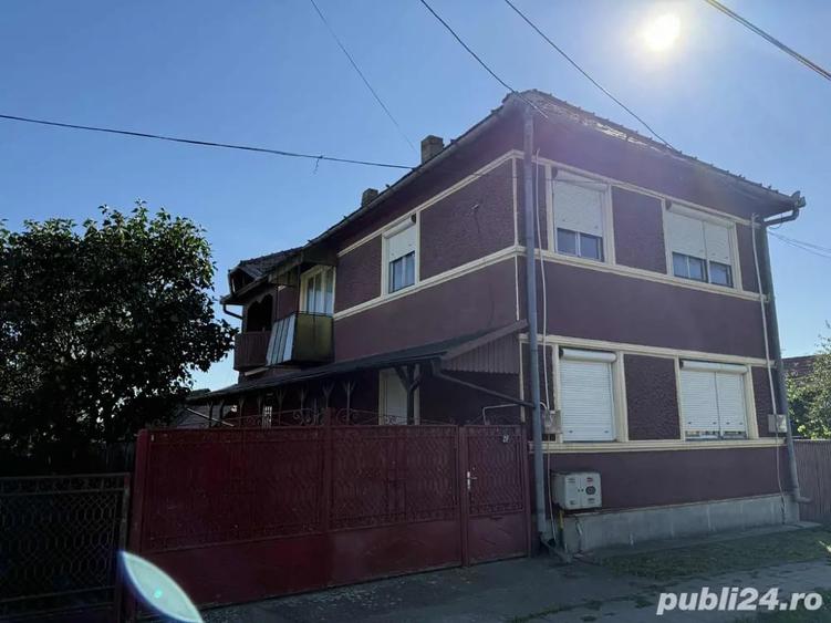 Casă cu 6 camere cu Teren 1960 Mp în Nazna