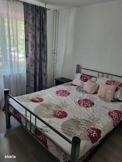 Apartament cu 2 camere semidecomandat în Calea București
