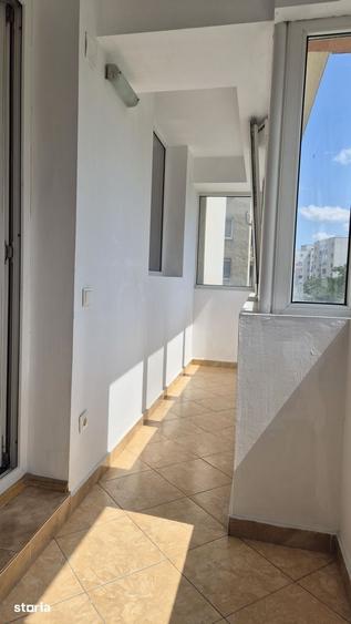 Apartament cu 3 camere decomandat în Tineretului