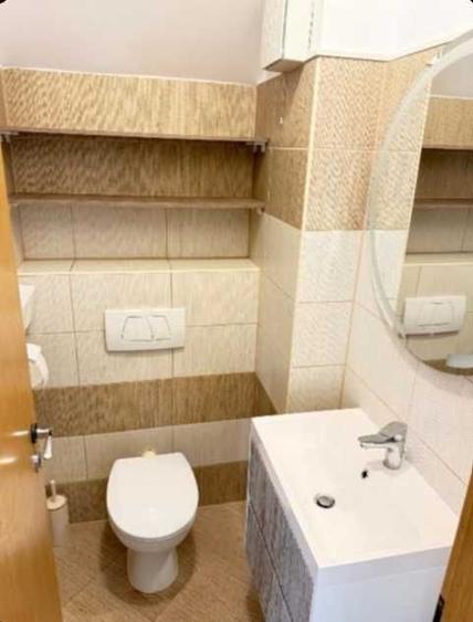 Apartament cu 3 camere decomandat, mobilat în Central