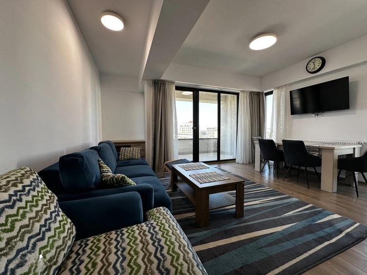 Apartament cu 4 camere decomandat în P-ța Unirii