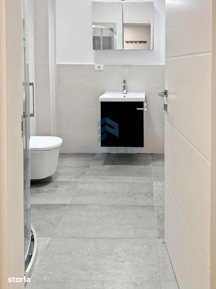Apartament cu 3 camere semidecomandat în Băneasa