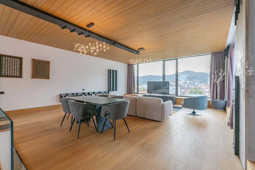 Apartament cu 3 camere decomandat, mobilat în Ultracentral