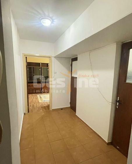 Apartament cu 3 camere decomandat, mobilat în Tomis Nord