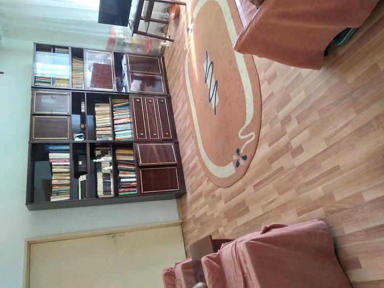 Apartament cu 3 camere semidecomandat în Est