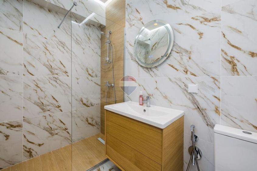 Apartament cu 2 camere decomandat, mobilat în Tractorul