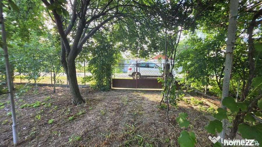 Casă cu 4 camere cu Teren 2200 Mp în Mihai Bravu