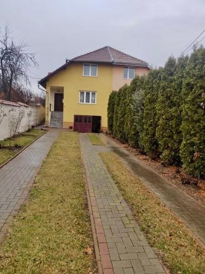 Duplex cu 4 camere cu Canalizare în Central