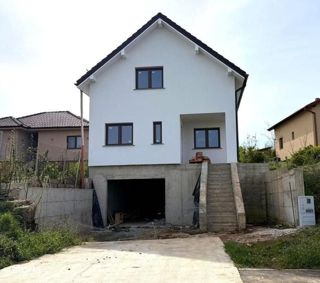 Casă cu 4 camere cu Teren 490 Mp în Jucu