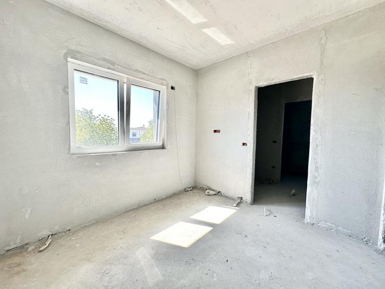 Duplex cu 5 camere cu Canalizare în Moșnița Veche