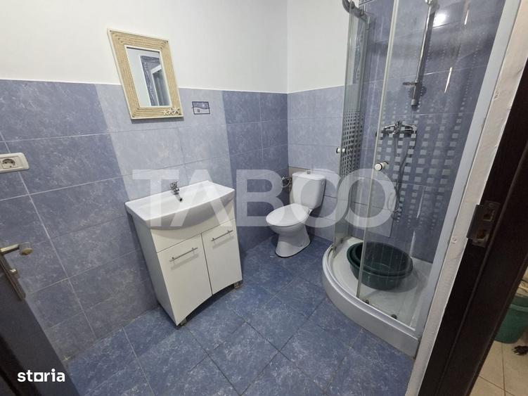 Casă cu 3 camere în Sâmbăta de Jos