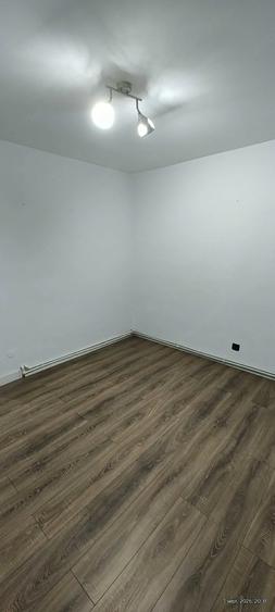 Apartament cu 3 camere decomandat în Micro 3