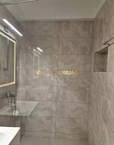 Garsonieră decomandată, mobilată în Decebal