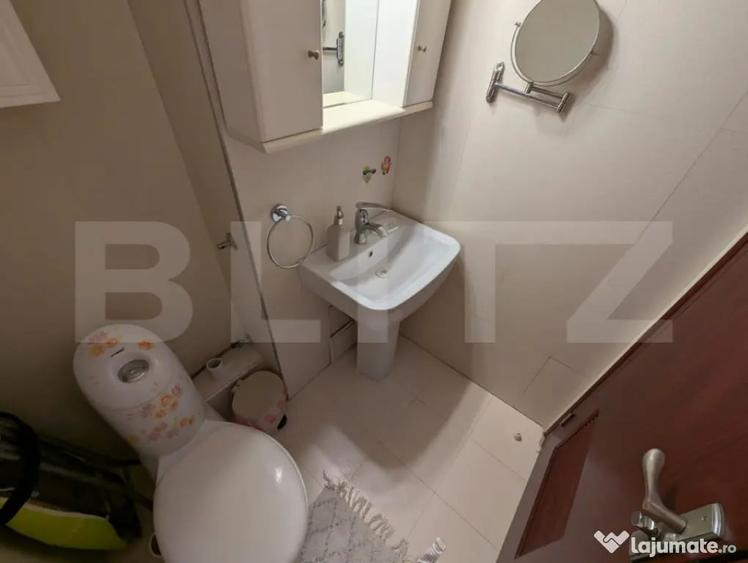 Apartament cu 3 camere semidecomandat în Dacia