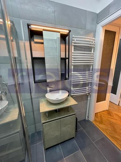 Apartament cu 4 camere decomandat în Armeneasca