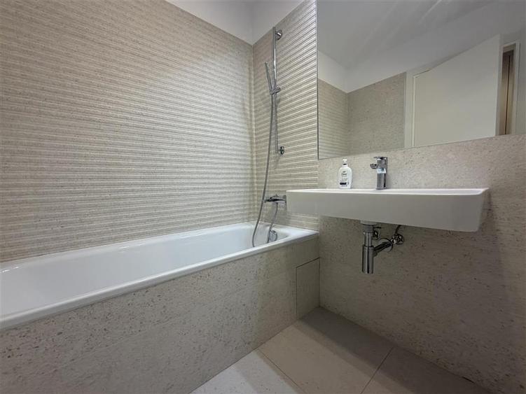 Apartament cu 3 camere decomandat, mobilat în Floreasca