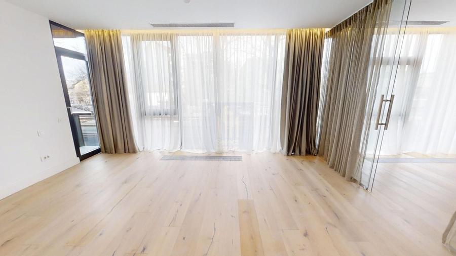 Apartament cu 2 camere semidecomandat, mobilat în Eminescu