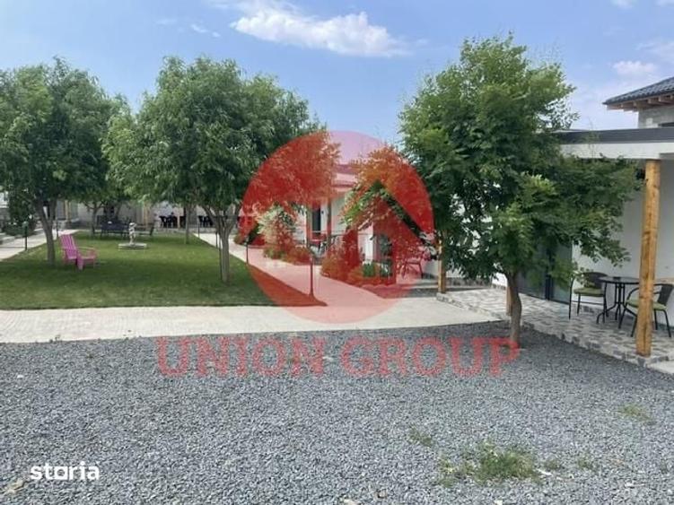 Spațiu comercial, de 215 mp, în Corbu