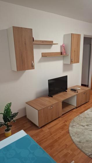 Apartament cu 2 camere decomandat în Tei