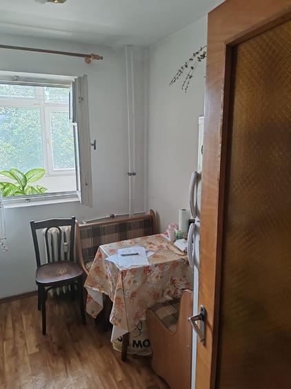 Apartament cu 3 camere decomandat în Dristor