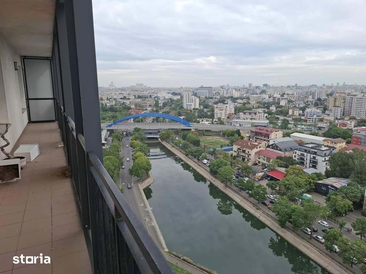 Apartament cu 3 camere în Văcăresti
