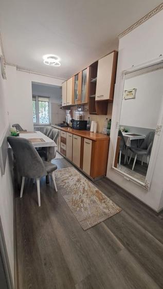 Apartament cu 2 camere semidecomandat, mobilat în Casa de Cultură