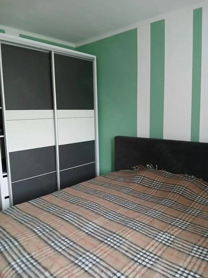 Apartament cu 2 camere semidecomandat în Podu Roș