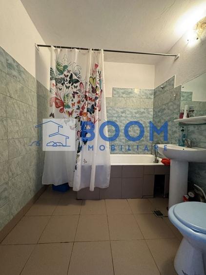 Apartament cu 3 camere decomandat în Ostroveni