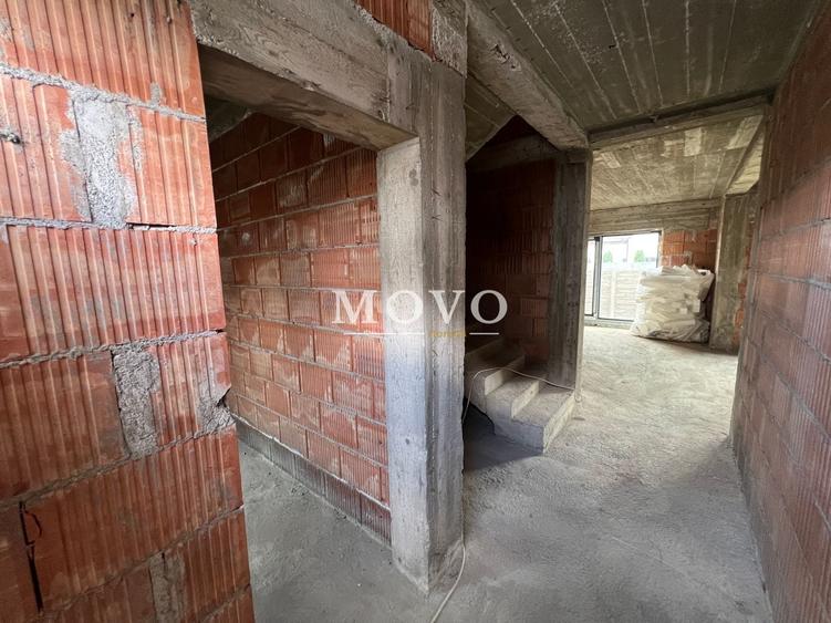 Duplex cu 4 camere cu Canalizare în Giroc