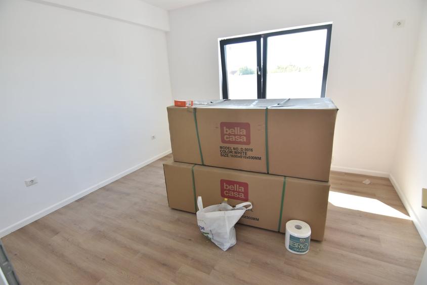 Casă individuală cu 4 camere cu Teren 400 Mp în Domnești