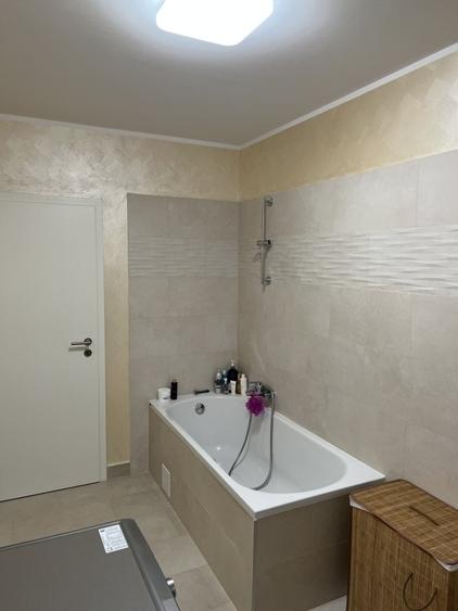 Apartament cu 2 camere decomandat, mobilat în Tractorul